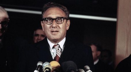 Henry Kissinger Anno 2010 Vero o Falso? Guardati Attorno è Solo Reale
