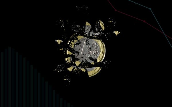 Euro crack scaled 1066633367 (1)