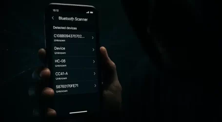 Il tuo telefono ti sta osservando proprio adesso e ora ti mostriamo in tempo reale come sei gia ora  uno schiavo digitale
