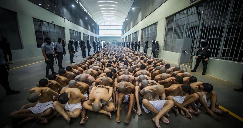 0 El Salvador Continues With Con (2)