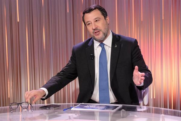 CREATOR: gd jpeg v1.0 (using IJG JPEG v62), default quality