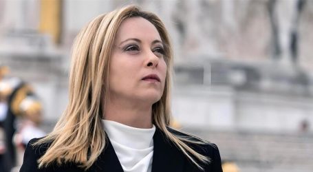 Maestra Giorgia Meloni: il laboratorio post fascista che trasforma la povertà in affare