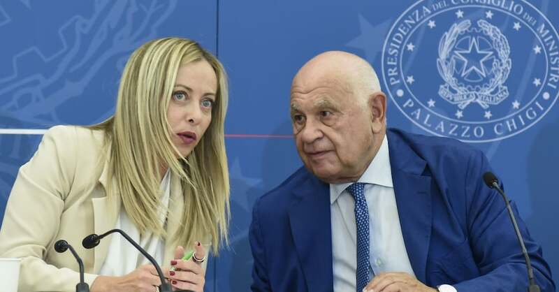 Imagoeconomica 1996965 U62851713