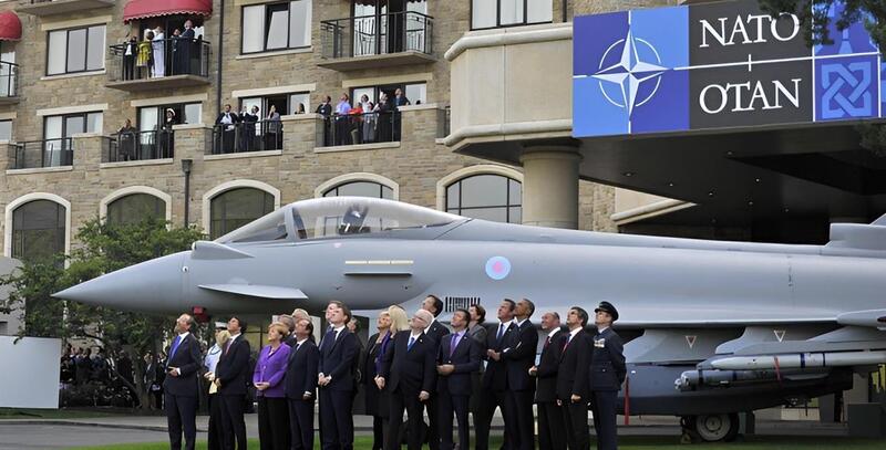 06deskf01 nato summit 704x400