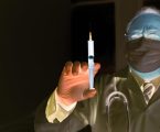 Studio scientifico il quale spiega nei dettagli come i vaccini indipendentemente dalla loro composizione causano danni in modo sistematico