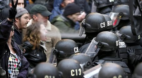 America: lo stato di polizia sadico e tirannico esportato in tutto il mondo ha avuto inizio