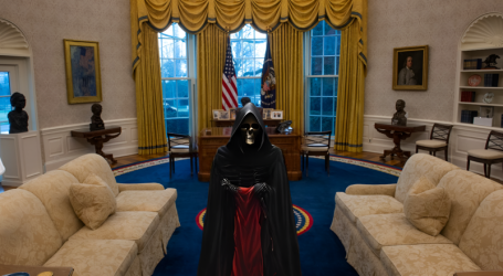 Come l’illegalità senza precedenti di Trump smaschera il culto MAGA e fa apparire Biden come uno statista