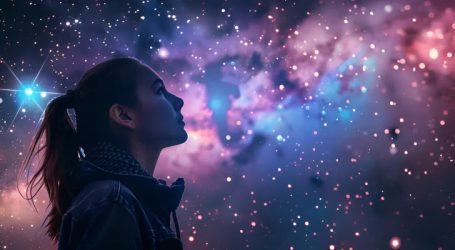 Une femme dans lespace 1024x512 (1)