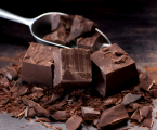 Le proprietà del cioccolato fondente, uno straordinario alleato del tuo cervello