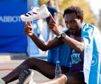 Correre con le “super scarpe” potrebbe renderti più veloce, ma a quale prezzo?