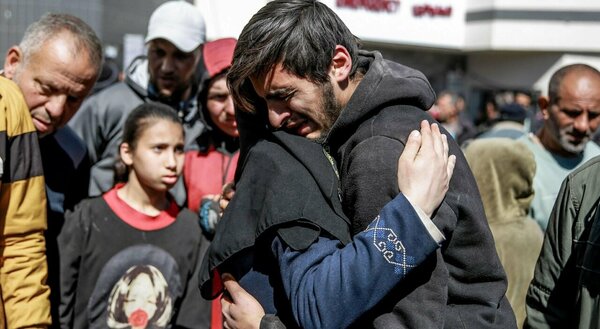 UCCISI MENTRE ERANO IN ATTESA DEGLI AIUTI, STRAGE A GAZA