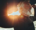Come i Boomer hanno conquistato il mondo, non più democrazia, ma il dominio di un mondo di vecchi