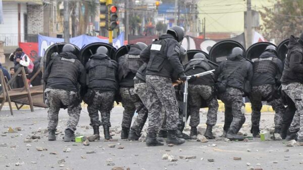 Riots in front of the provincial