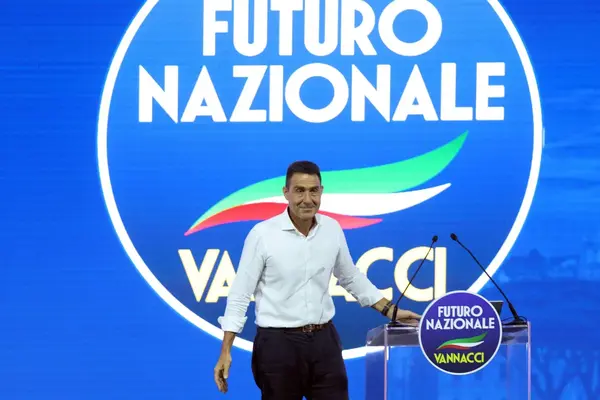 Roberto vannacci Z0vPv