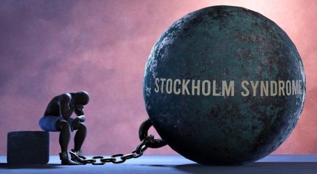 Quasi tutti gli americani sono vittime di una sorta di “sindrome di Stoccolma” nazionalista