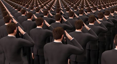 La stupidità delle masse e l’accettazione volontaria di un’autorità illegittima
